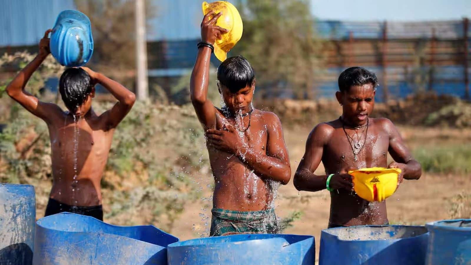 Severe heatwave sweeps across India, prompting warnings and closures