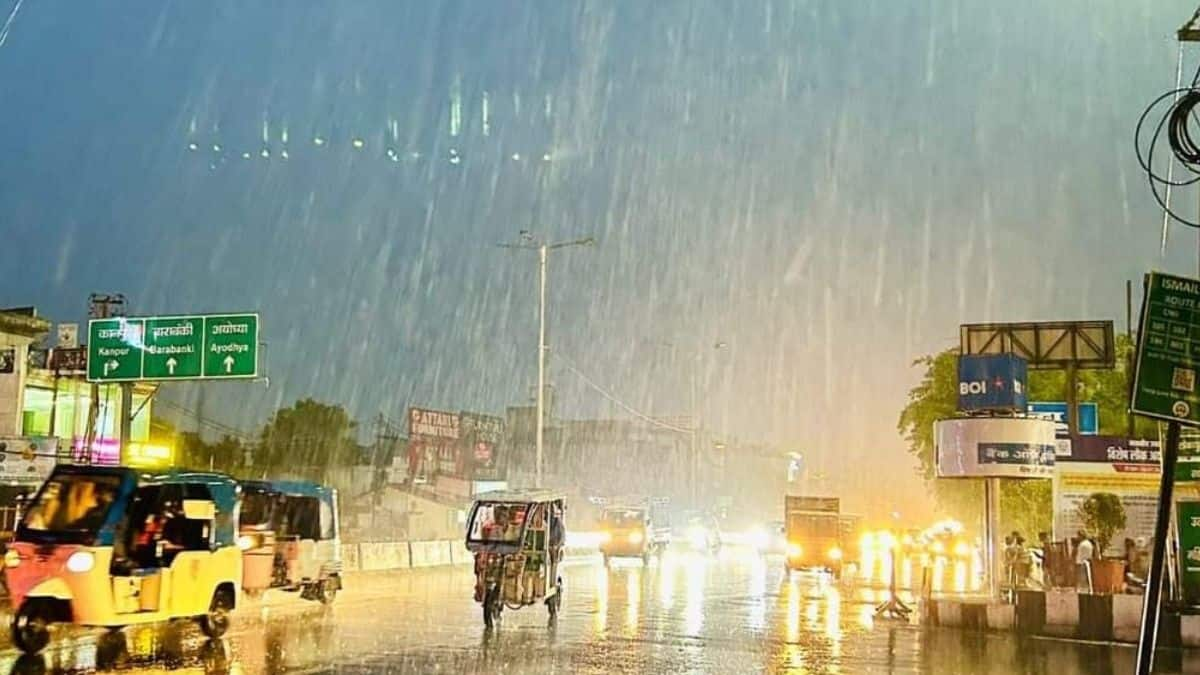 Heavy rain lashes Tamil Nadu; Kerala, Andhra Pradesh on alert