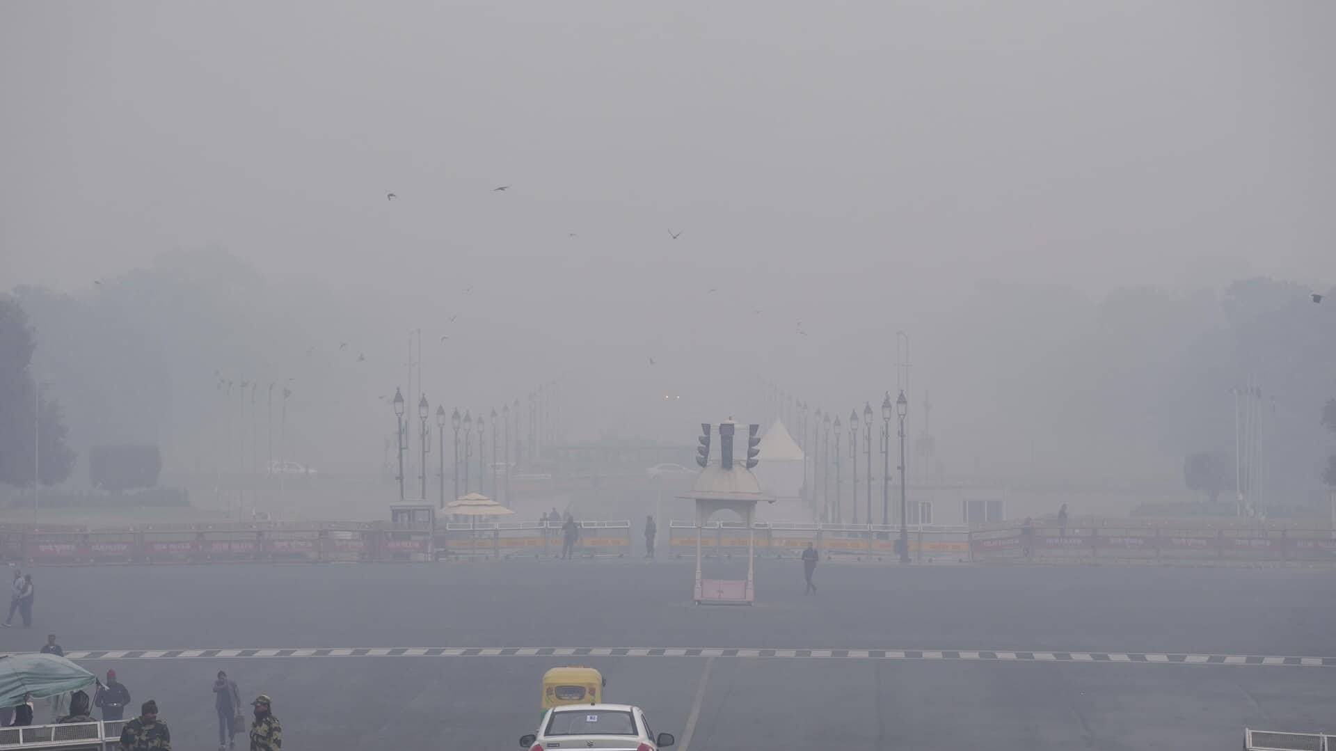 Morning rain lashes Delhi amid cold wave; AQI 'very poor'