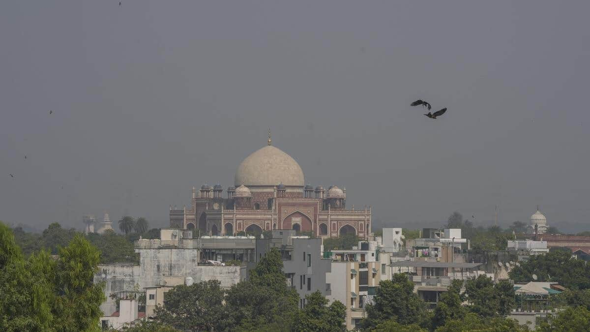 Delhi's air quality worsens as residents defy firecracker ban