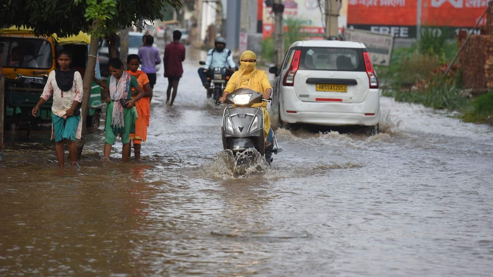 Waterlogging woes: Morning showers bring Delhi, Gurugram to a halt