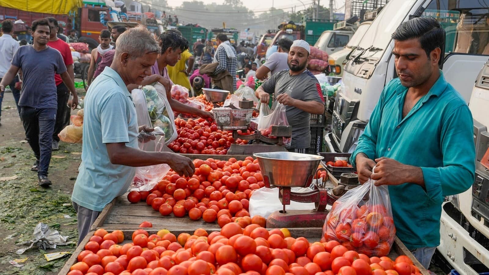 Delhi vendors asked to display names, numbers on carts: Why