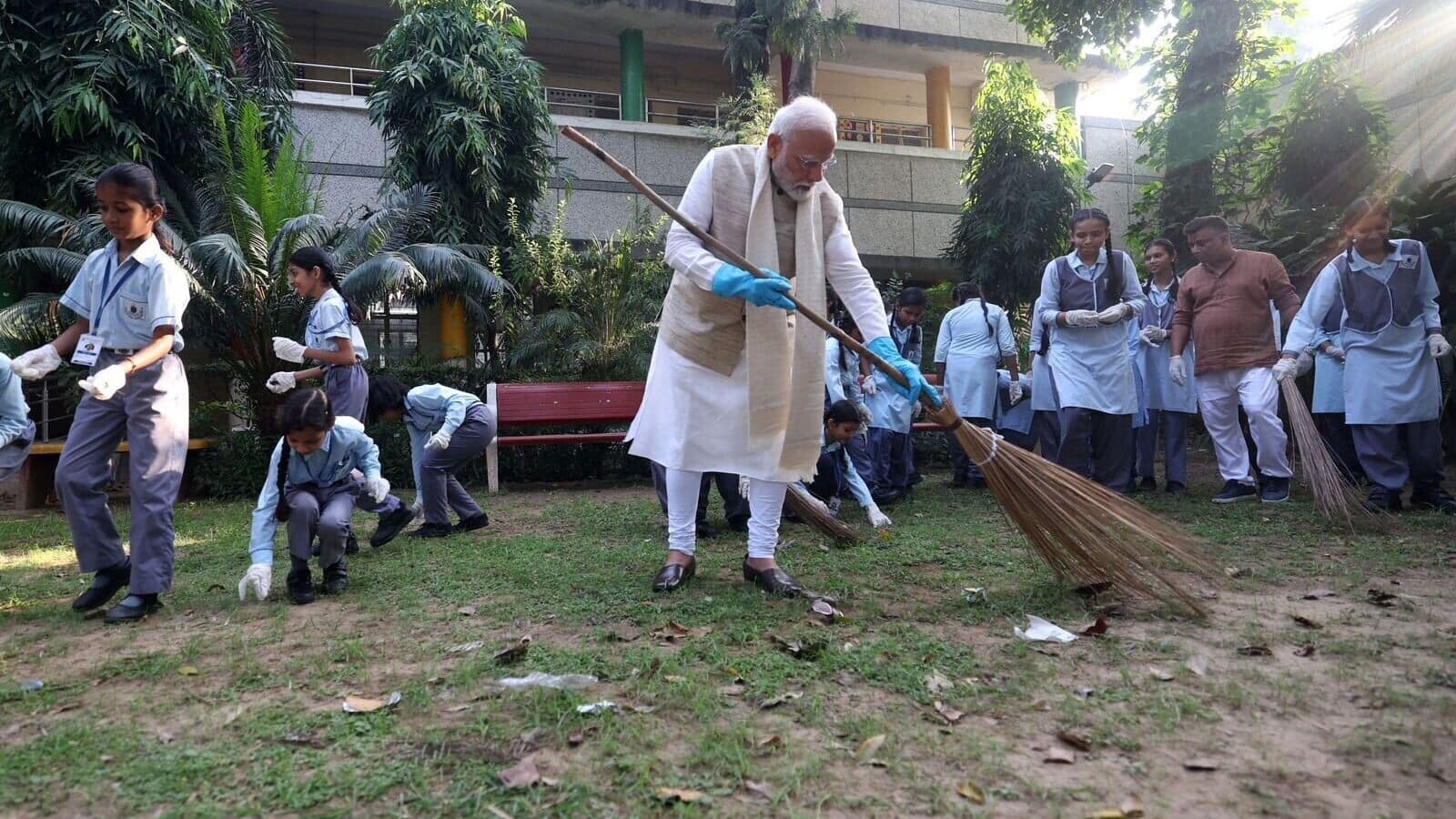 'Gandagi ko zindagi maan...': Modi on Swachh Bharat's 10 years