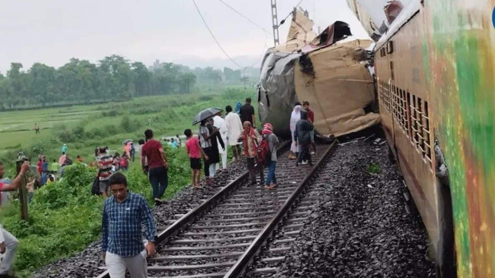 Bengal: 9 dead after goods train crashes into Kanchanjungha Express