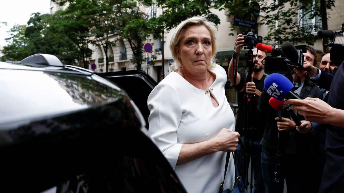 How 200+ withdrawn candidatures may block far-right in French elections