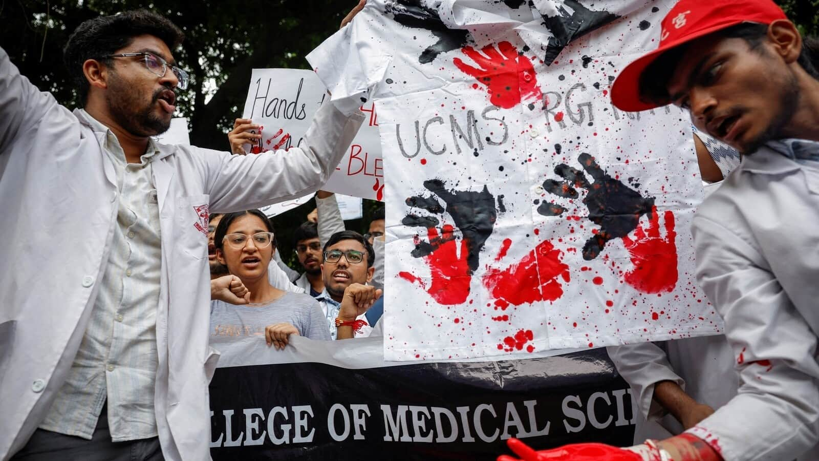 Kolkata rape-murder: Doctors' protest to continue despite SC deadline