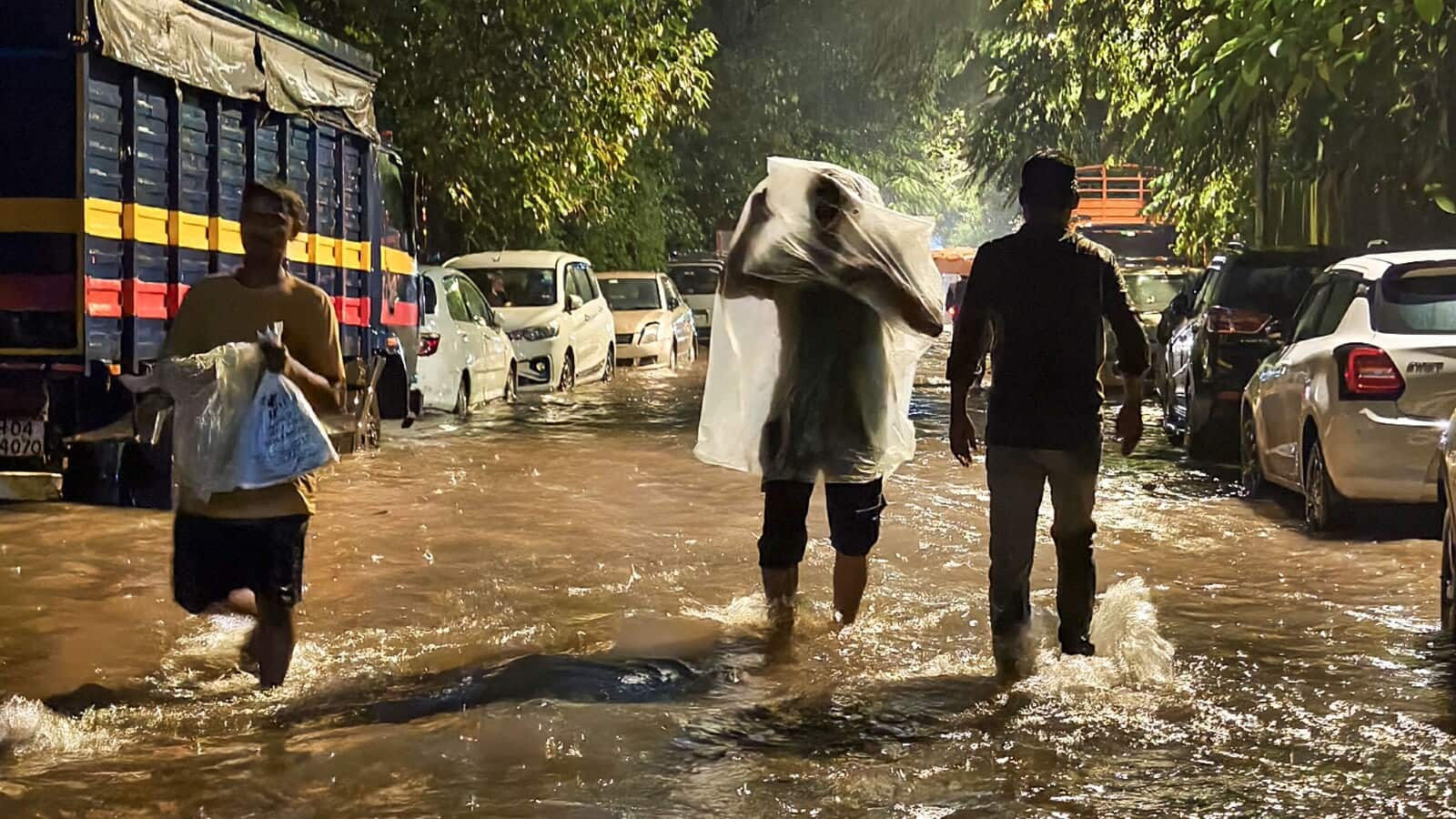 Mumbai rain: 14 flights diverted; schools, colleges shut