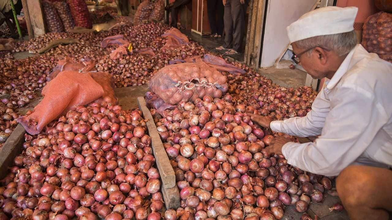 Why are onion prices surging in Delhi