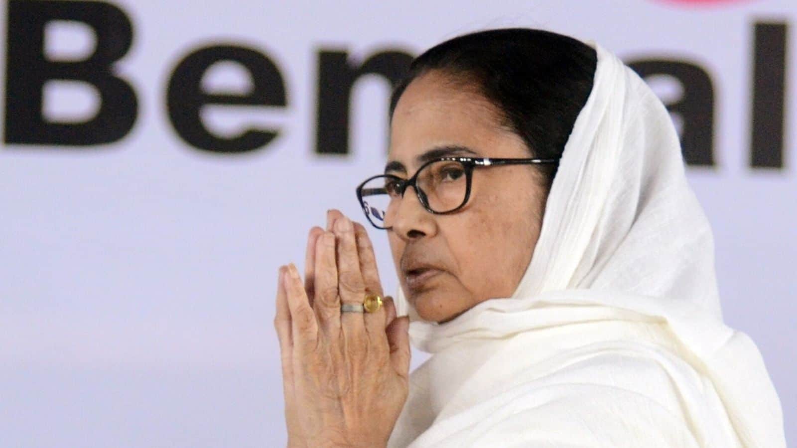 At Eid gathering, Mamata reiterates stance against CAA, NRC