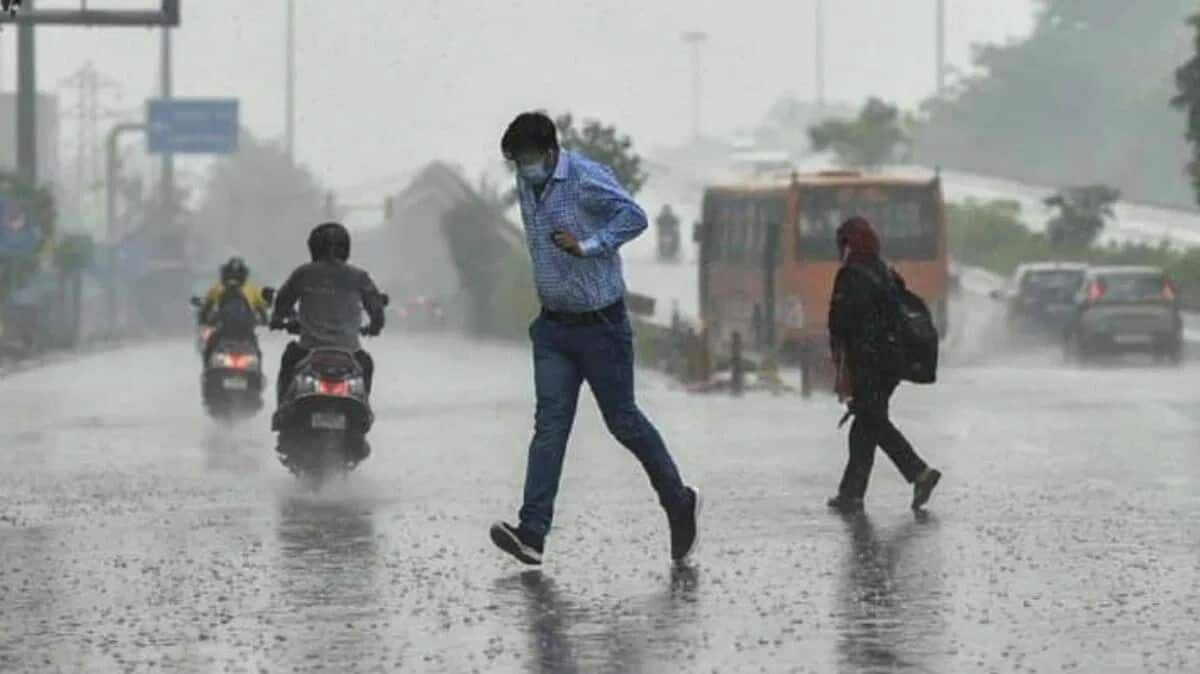 Heavy rainfall alert for Delhi-NCR, 10 other states today