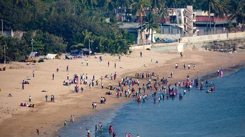 Mumbai: Public gardens, beaches to remain open till 10 pm Mumbai: Public gardens, beaches to remain open till 10 pm