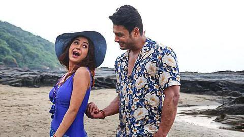 Sidharth Shukla's last music video 'Adhura' gets new poster Sidharth Shukla's last music video 'Adhura' gets new poster