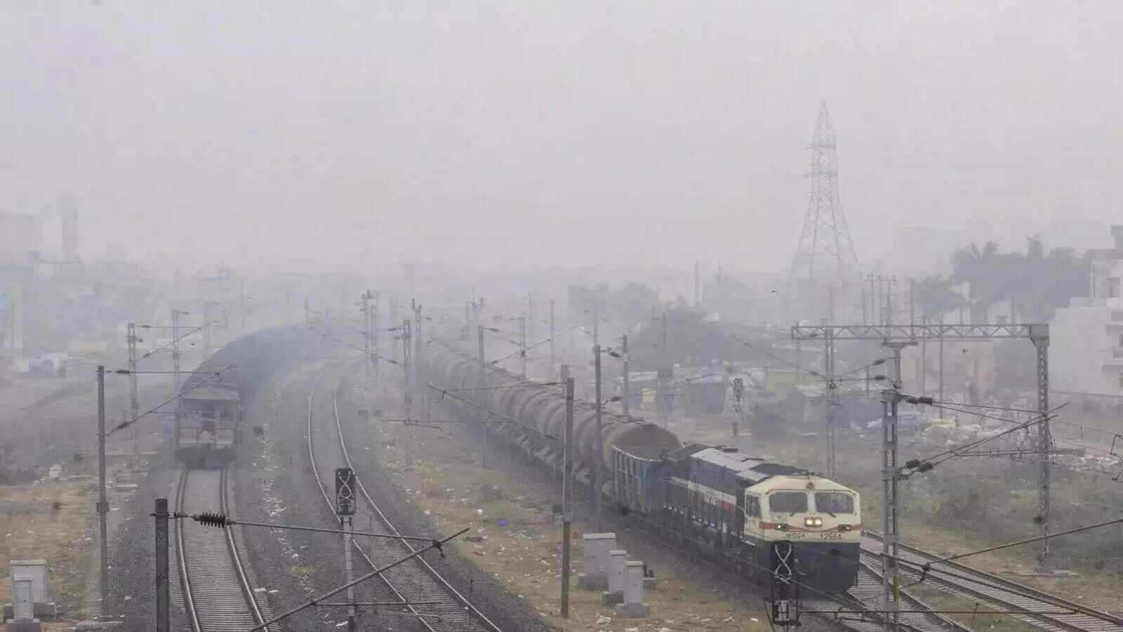 Dense fog disrupts Delhi-NCR, 41 trains delayed