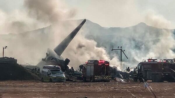 South Korea: 174 dead as flight crashes at Muan airport