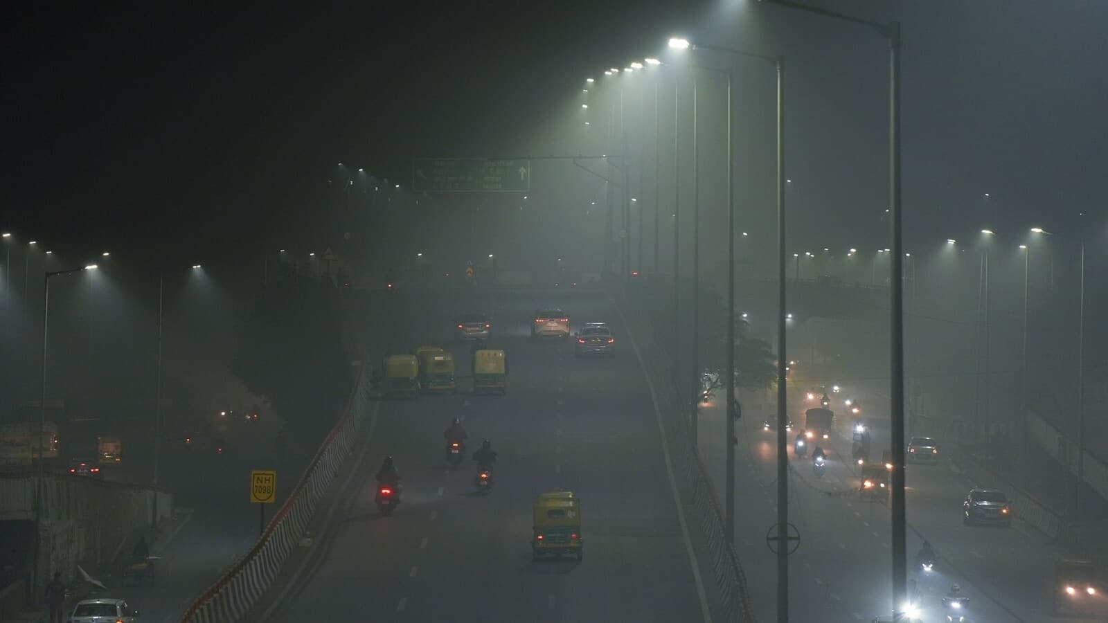 Delhi-NCR shrouded in dense fog, air quality remains 'severe'