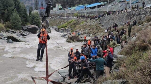 Vehicle falls into river in J&K; 4 dead, 2 missing 