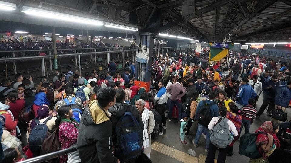 New Delhi Railway Station stampede: 18 dead, inquiry ordered