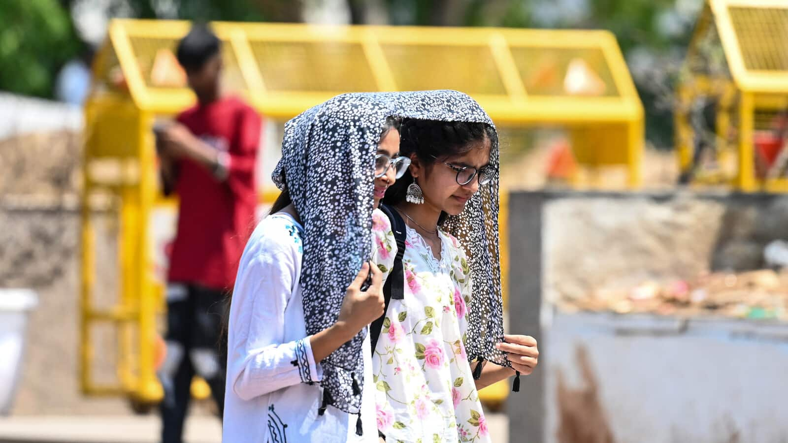 IMD forecasts severe heatwave in Gujarat, Rajasthan; rainfall in others