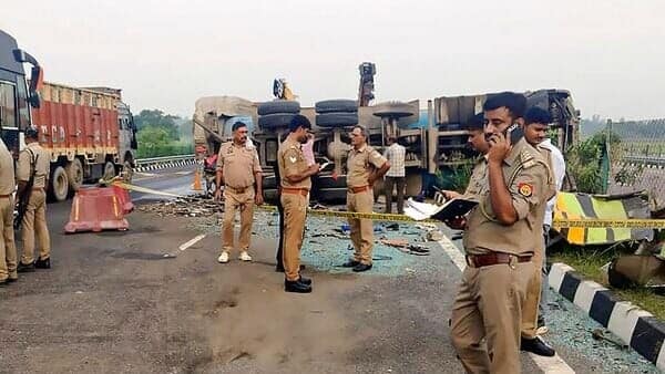 Gujarat: 3 killed, 20 injured in bus-tanker collision