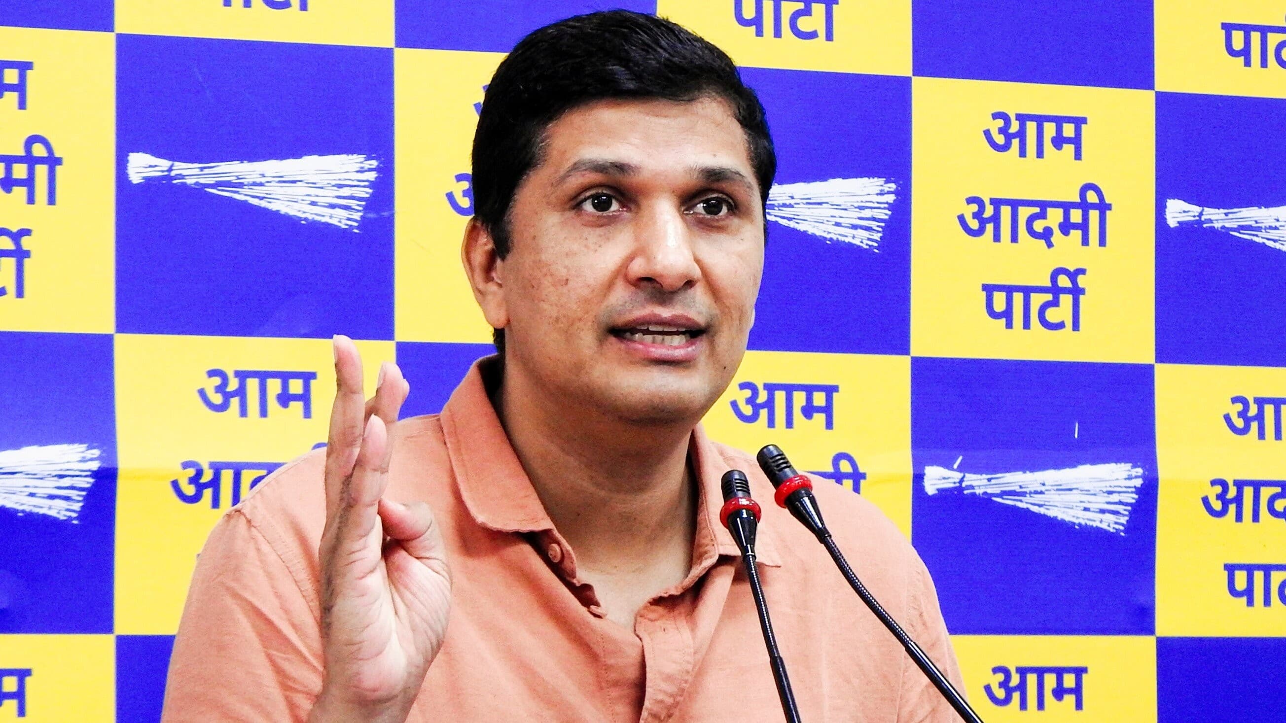 Saurabh Bharadwaj breaks down while addressing supporters following poll defeat 