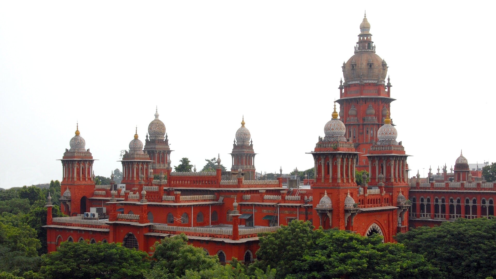 Madras HC orders SIT probe into Anna University assault case