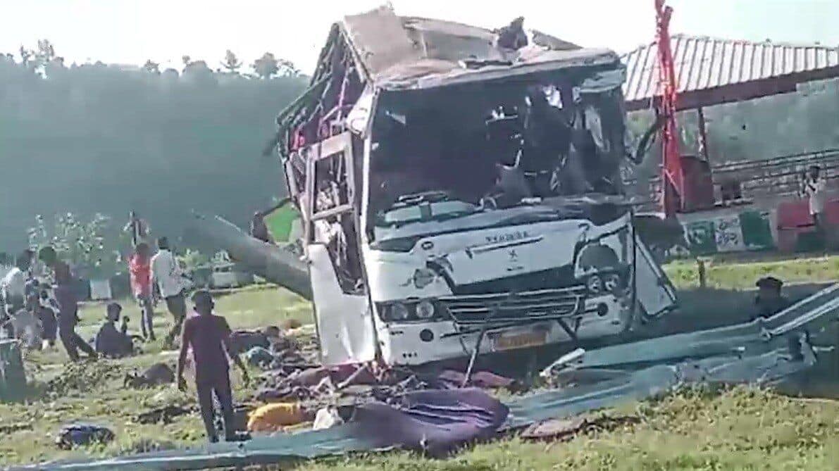 5 pilgrims killed, 17 injured as bus falls into gorge