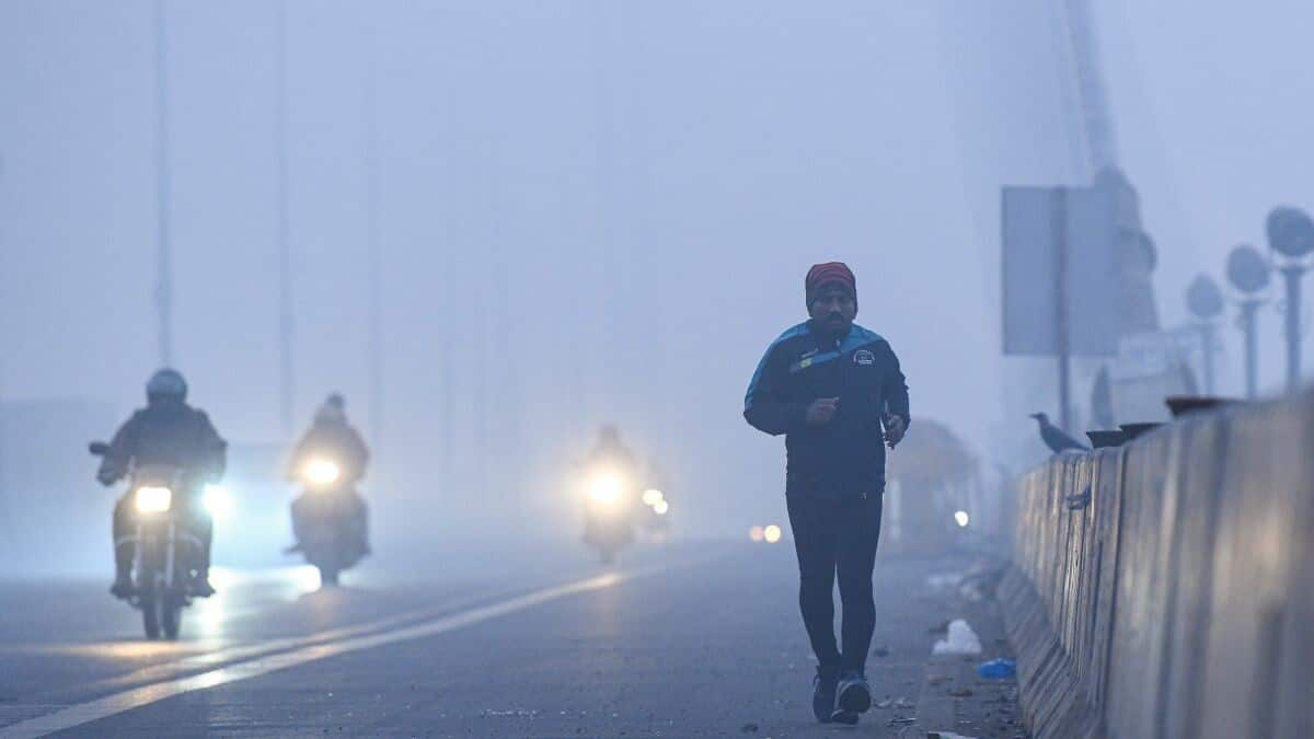 Cold wave: Delhi-NCR get rain, AQI upgraded to 'poor'