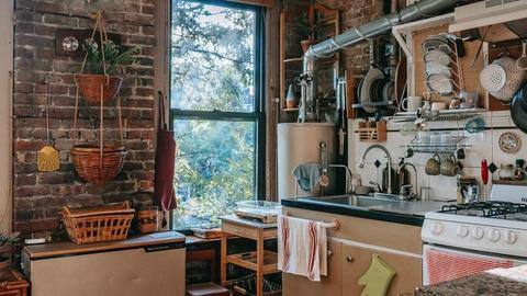 How to maximize storage space in small kitchens How to maximize storage space in small kitchens