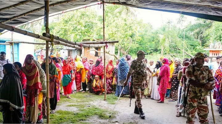 Bengal: TMC, BJP supporters clash in Falta amid repolling