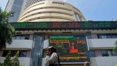 Sensex jumps over 300 points in early trade Sensex jumps over 300 points in early trade