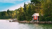 Finland's lakeside cabins are a dream escape! 