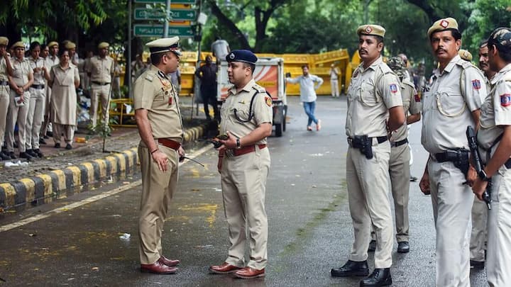 3 men posing as cops gang-rape minor inside Delhi park