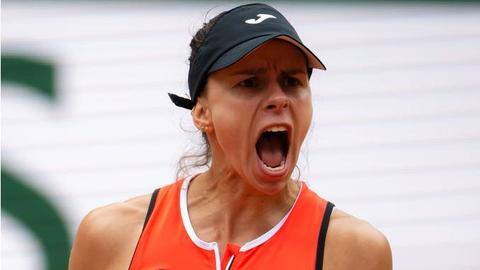 2022 French Open: Muguruza and Jabeur suffer first-round exits 2022 French Open: Muguruza and Jabeur suffer first-round exits