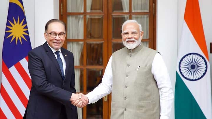 PM Modi, Malaysian PM vow to elevate defense, economic ties