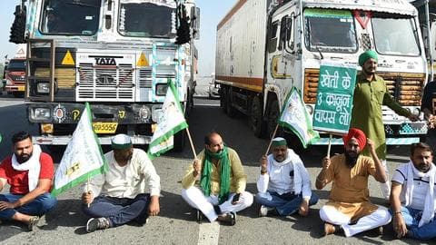 Protesting farmers block Kundli-Manesar-Palwal expressway in Haryana Protesting farmers block Kundli-Manesar-Palwal expressway in Haryana