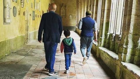 Kareena, Taimur visit Saif Ali Khan's Winchester boarding school Kareena, Taimur visit Saif Ali Khan's Winchester boarding school