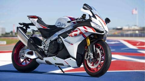 The RSV4 Factory is equipped with MotoGP-style winglets
