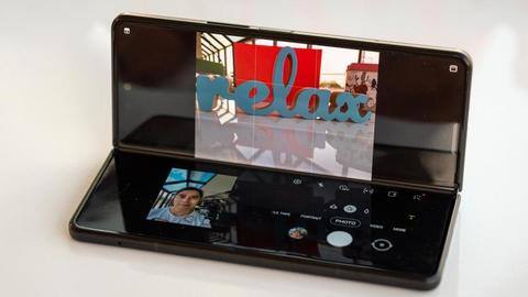 OPPO foldable smartphone tipped to feature Samsung's Fold3-like in-folding design OPPO foldable smartphone tipped to feature Samsung's Fold3-like in-folding design
