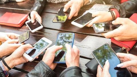 Global smartphone shipments down by 11% in Q1 of 2022 Global smartphone shipments down by 11% in Q1 of 2022