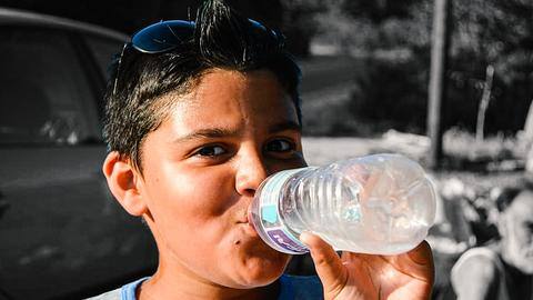 5 tips for keeping kids hydrated in summers 5 tips for keeping kids hydrated in summers