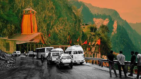 10,000 people stuck as Rishikesh-Yomunotri highway safety wall collapses 10,000 people stuck as Rishikesh-Yomunotri highway safety wall collapses