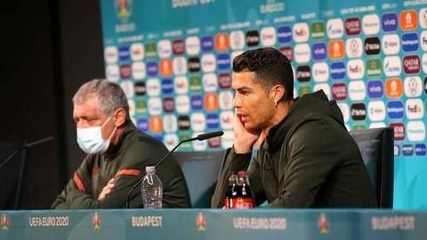 Coca-Cola loses billions in market-cap after Ronaldo says 'drink water' Coca-Cola loses billions in market-cap after Ronaldo says 'drink water'