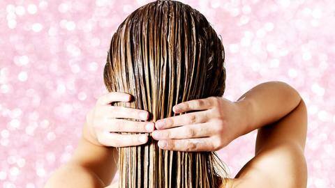 Co-washing: The hair cleansing method you should know about Co-washing: The hair cleansing method you should know about