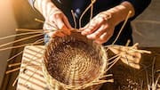 How to make baskets from banana leaves