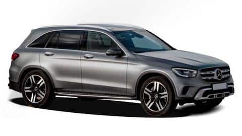 The Q5 has larger proportions and looks more elegant