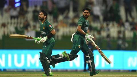 T20 World Cup: Pakistan beat Namibia, qualify for semi-finals T20 World Cup: Pakistan beat Namibia, qualify for semi-finals