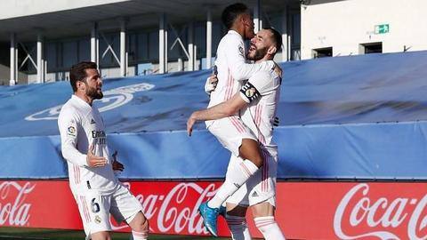 Benzema's brace helps Real Madrid beat Elche: Records broken Benzema's brace helps Real Madrid beat Elche: Records broken