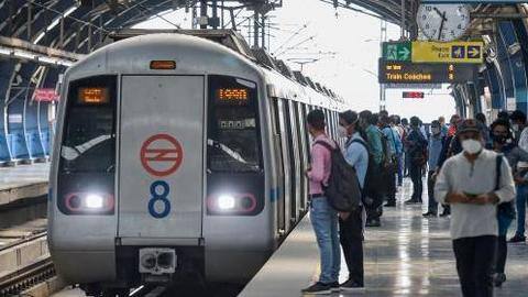 Over 130 Delhi Metro passengers fined for not wearing masks Over 130 Delhi Metro passengers fined for not wearing masks