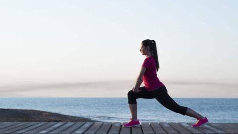 #HealthBytes: Five 'no equipment' exercises for strong legs #HealthBytes: Five 'no equipment' exercises for strong legs