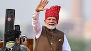 Modi's reverse-order pocket square at I-Day stokes row